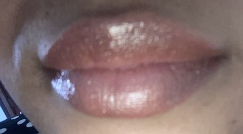 Gordinha, bunduda, bucetuda e ama dar. Não faço sexo anal. Sem local. Atendo em motel e domicílio. Não pratico beijo grego. E todo sexo é com camisinha. Pernoite 10hrs 600,00