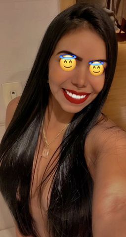 Linda Morena, Cabelos longos, 1.50 altura, 49 Kilos, bem Estilo Namoradinha..