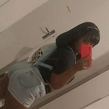 Faço tudo realizo fantasias faço chamadas de vídeos e pelo whatsapp sempre posto coisas novas atendo de motel apenas 
