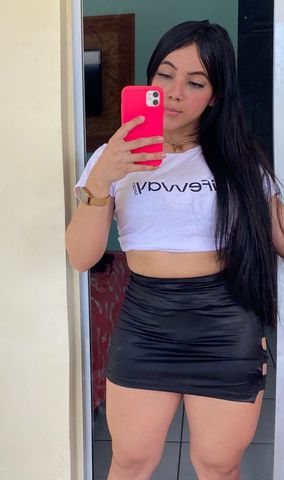 Você chegou ao perfil certo para encontrar uma morena linda e safada, me chamo Sophia, sou uma garota de programa linda e perfeitinha com 22 anos, tenho os seios naturais, bumbum empinadinho, cabelos pretos, lisos e muito mais.
A companhia deliciosa e gata para você pegar de jeito, vou te encantar com meu belo sorriso encantador. Quero ser a sua namoradinha carinhosa e totalmente safadinha, quero te encontrar para te proporcionar momentos em que vale tudo.
Sou sem frescuras e atendo sem olhar no relógio para te controlar, certamente será uma experiência única. Adoro dar beijos deliciosos e intensos e faço um sexo oral babadinho, o seu desejo é uma ordem, venha logo aproveitar, estou pronta para te cuidar com carinho, dedicação e prazer.
Estou atendendo em Santo Amaro na zona sul de São Paulo em um hotel próximo a estação largo treze. Se gostou do que viu e quer me conhecer, chame pelo número de telefone 11963412326, te espero todinha cheia de tesão, muitos beijos.