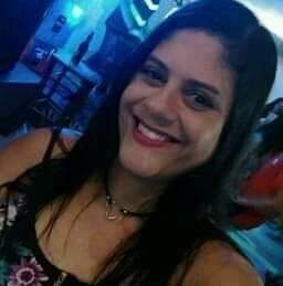 Morena iniciando agora procurando alguém para fazer amizades e satisfazer seus desejos