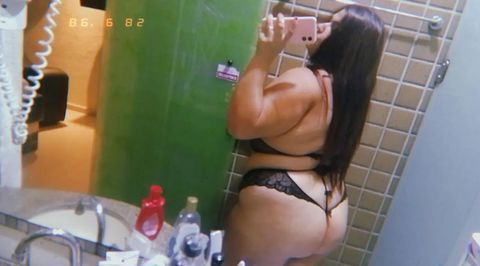 A gordinha mais gostosa de paulista, oral surreal, seios de criança, ppk lisinha e cheirosa. 