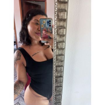Buceta enorme e bem apertadinha!!

Dona de uma buceta enorme, apertadinha e muito gostosa! Eu adoro receber sexo oral, enlouqueço quando me chupam até eu gozar... Faço um sexo oral que é de deixar qualquer homem louco! (o sexo oral só é feito se o cliente for limpinho). Sinto prazer em me entregar, tenho muitos orgasmos, principalmente com os inteligentes, divertidos e que sabem o que quer... Prazer é fundamental...

SÓ ATENDO EM MOTÉIS
( COBRO O UBER DE IDA E VOLTA)