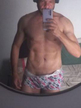 Olá, sejam bem vindos! sou novato em Goiânia, quero conhecer mulheres e casais. 